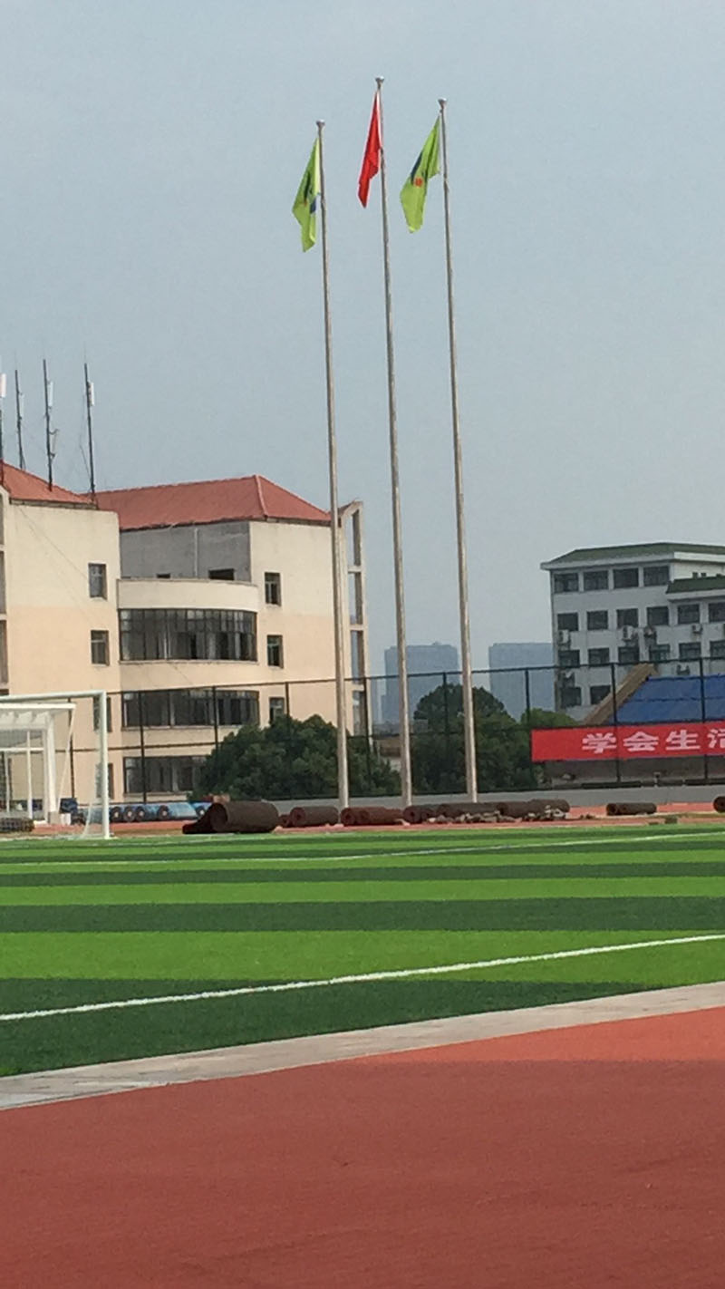 学校旗杆